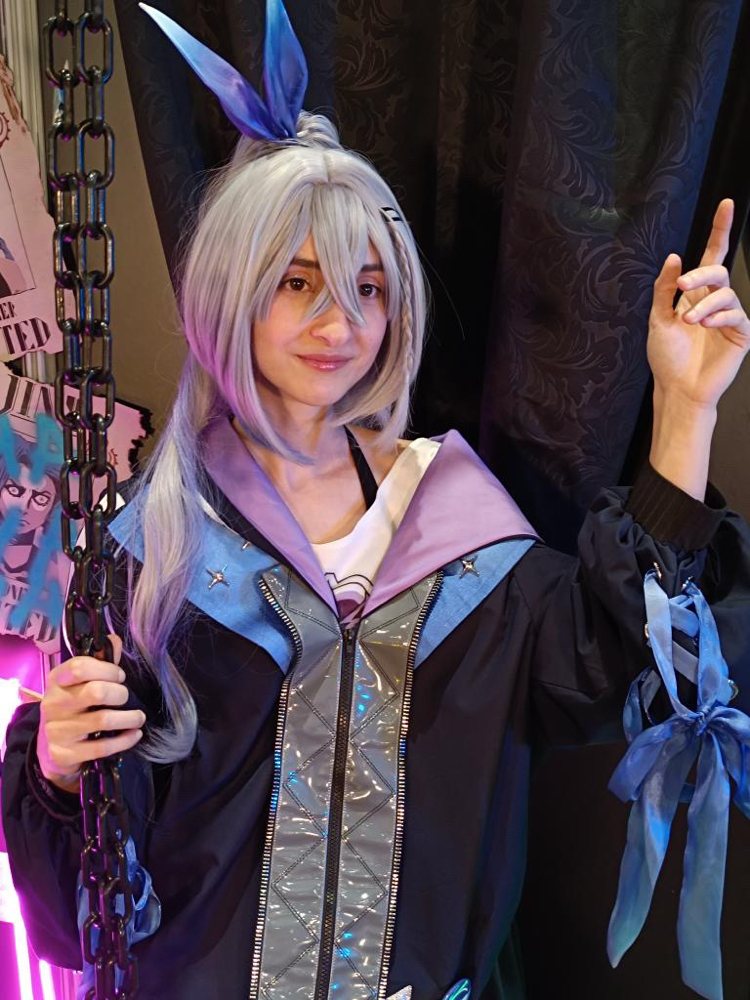 Silver Wolf - Photo 4