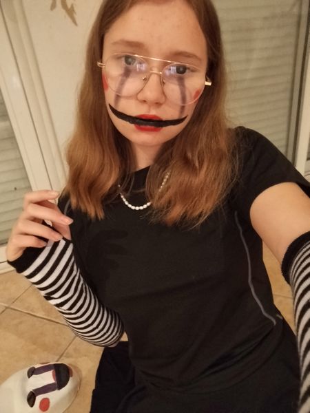 Sarahcos - Puppet