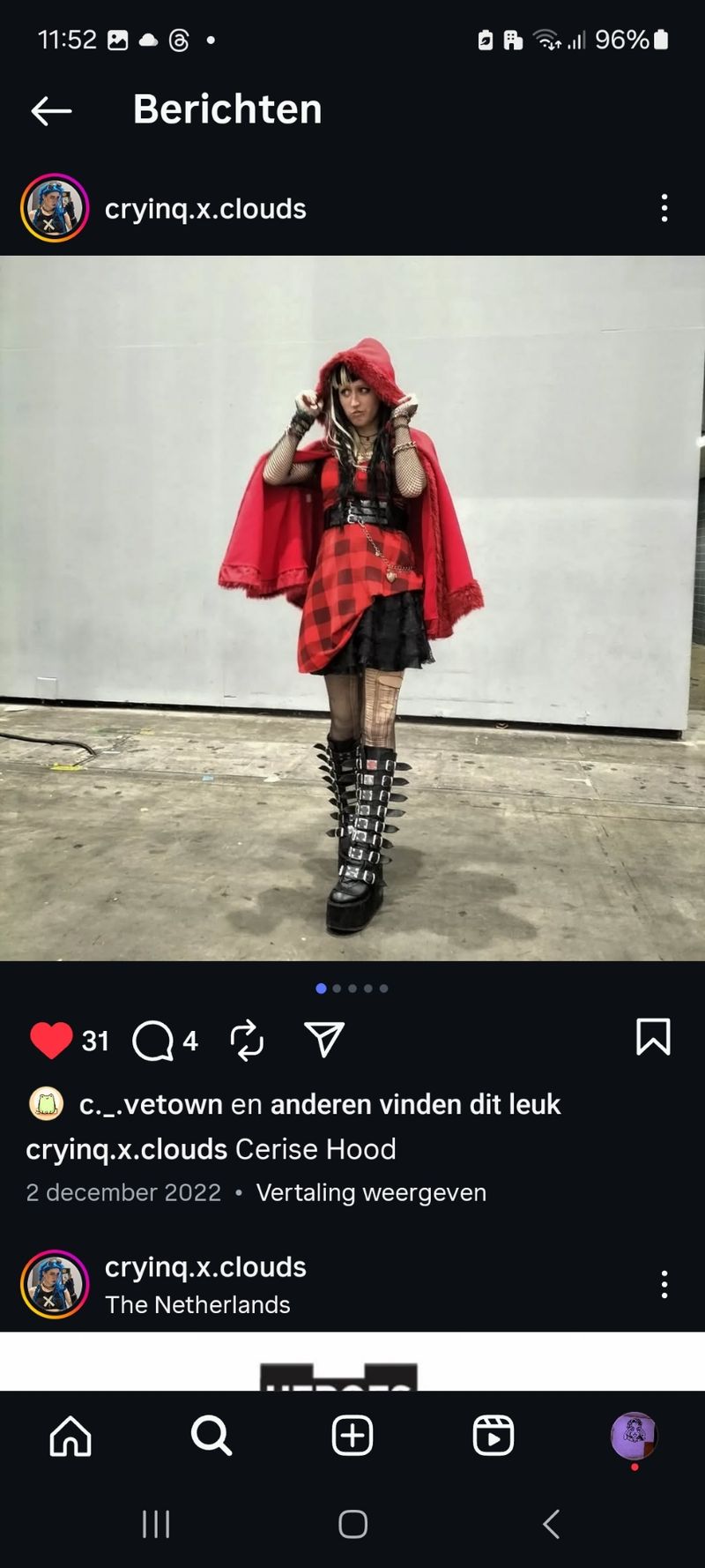 Lightupyourday – Cerise Hood 