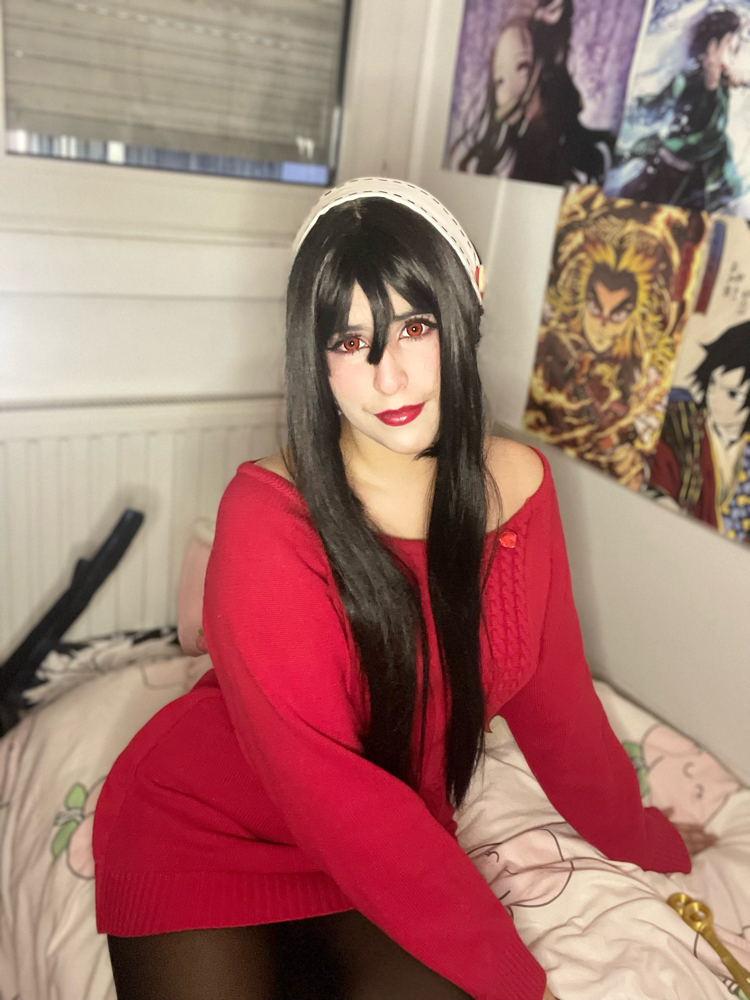 Yor Forger - Photo 25