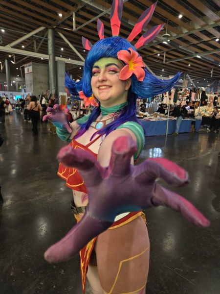 Hebi_scarlet - Neeko