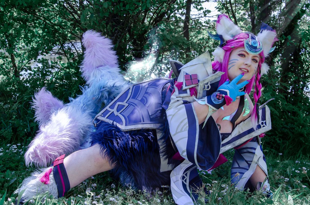 Kage_kitsune – Ahri snowmoon 