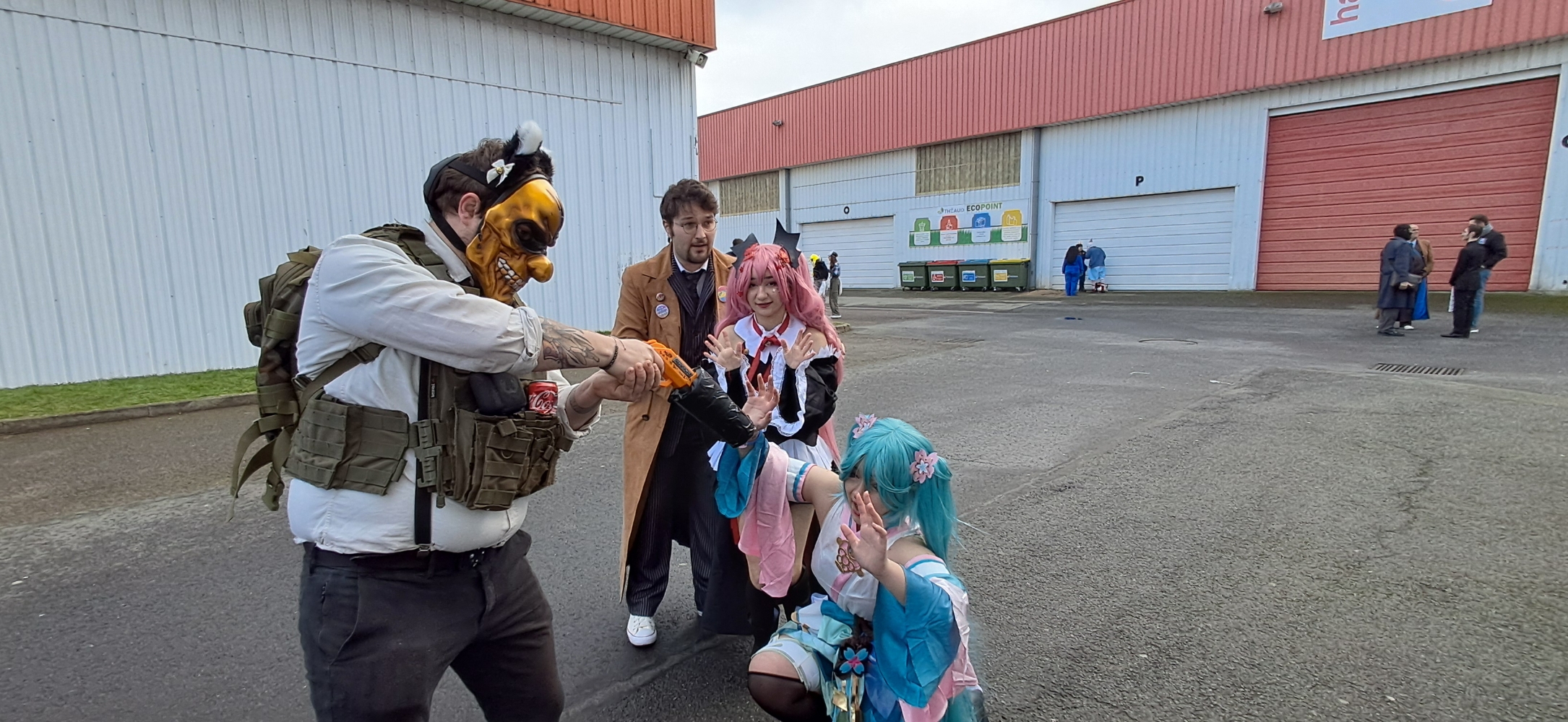 Wolf (golden mask) — photo 25