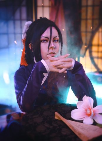 Yut-Lung en violet