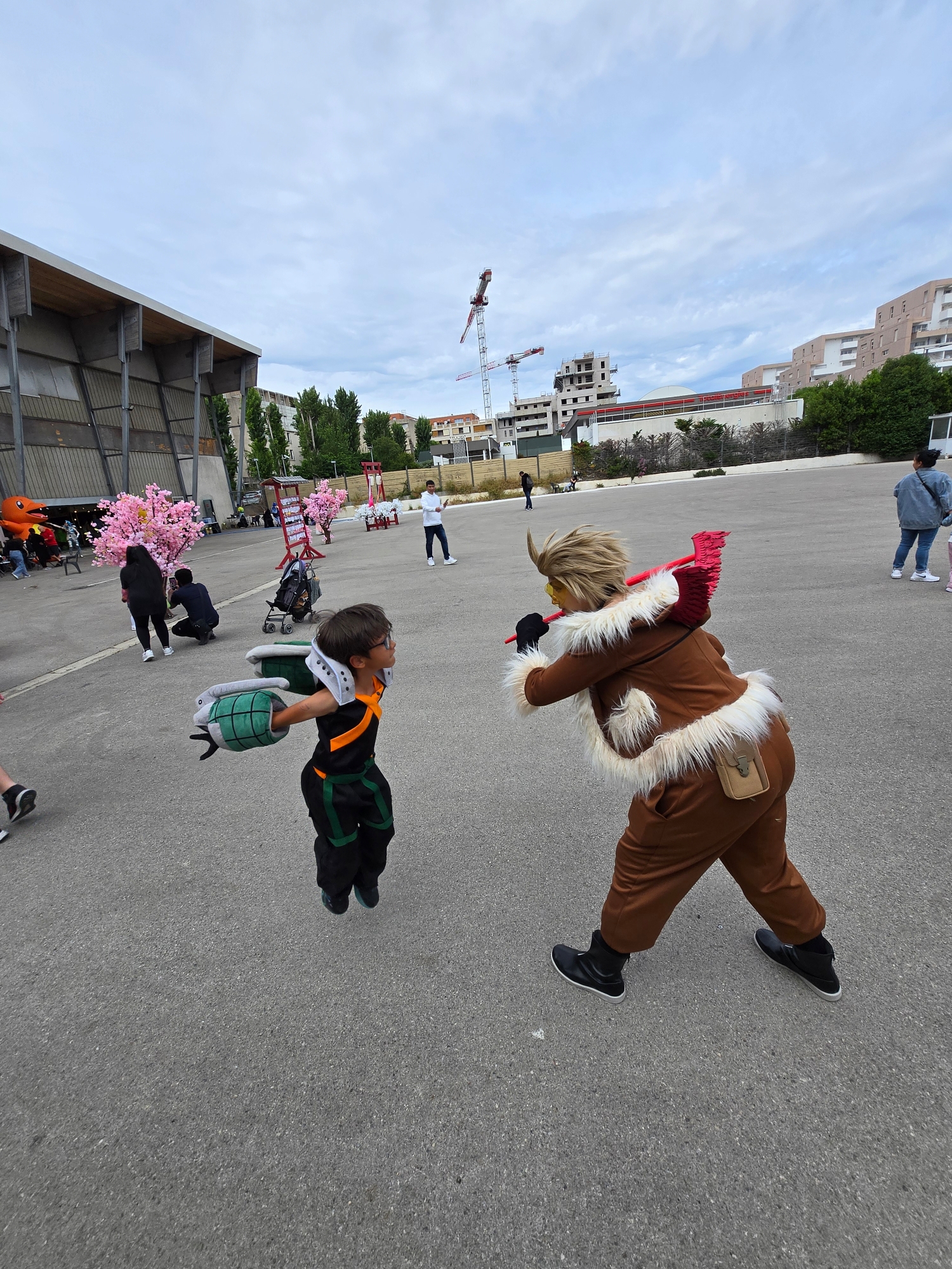 Hawks et mini bakugo — photo 15