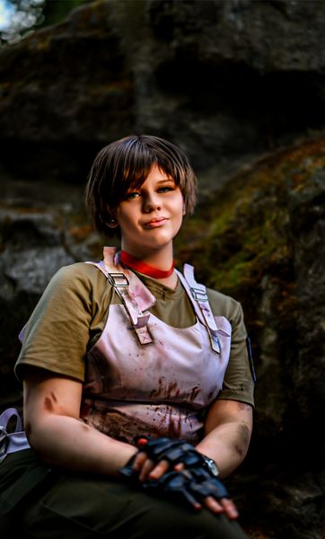 Cursed_cos - Rebecca Chambers 
