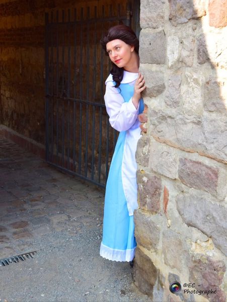 Princessandpixiedust - Belle villageoise 