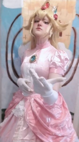 Une_fan_de_fnaf02 - Princesse Peach