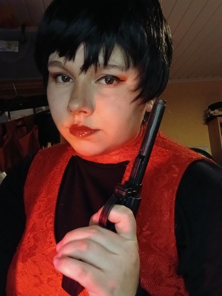 _fluffy_kiddo_ - Ada wong at home