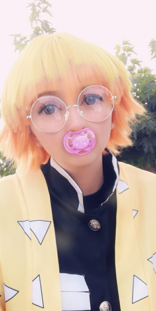 Zenitsu Agatsuma  - Photo 1