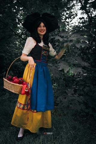 Blanche Neige x One
