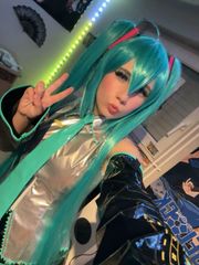 Hatsune Miku preview 2