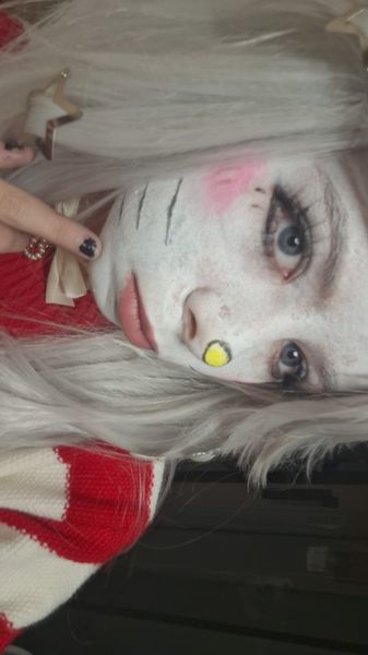 𝒊𝒔𝒐𝒍𝒚𝒏 - Hello kitty >.<