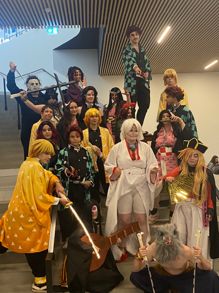 Photo de groupe kny — photo 5
