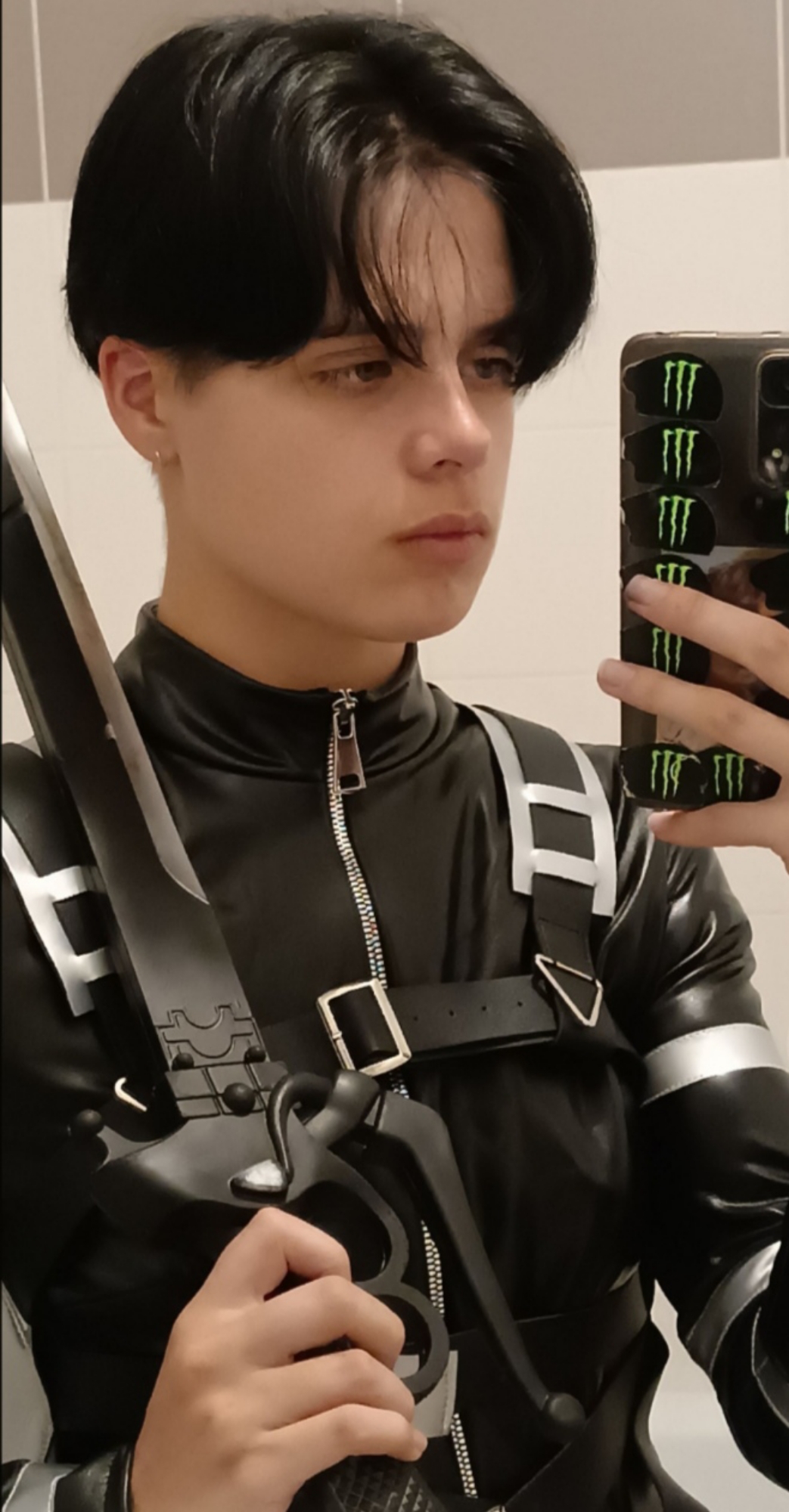 Levi Ackerman - Photo 3