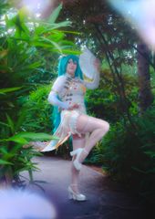 Hatsune Miku Canary preview 3