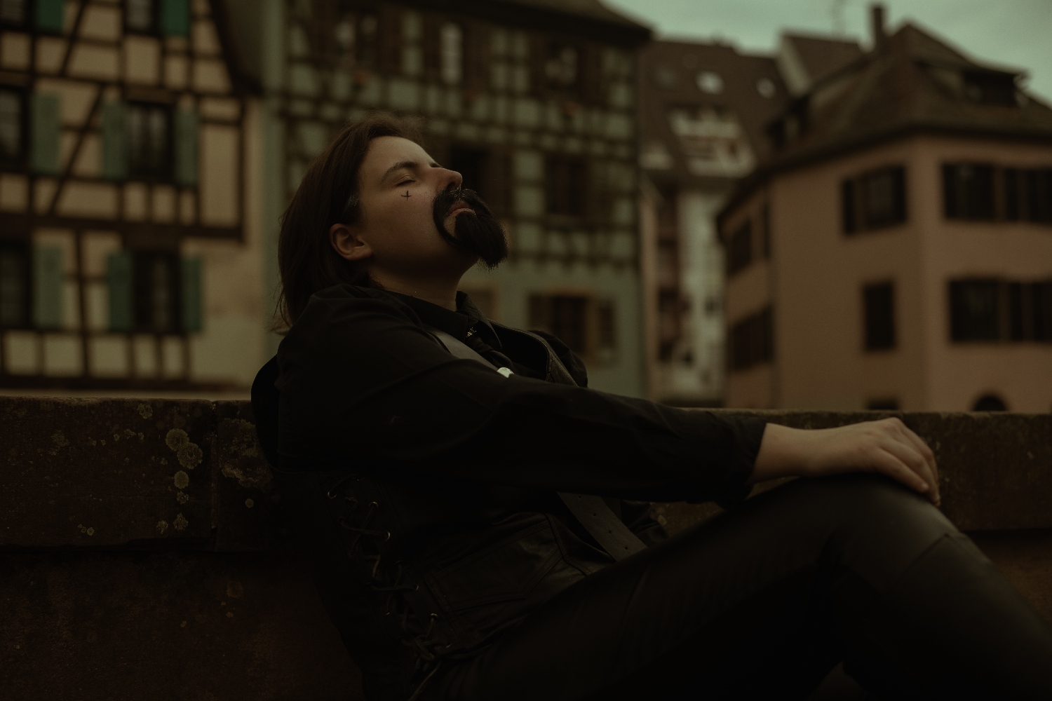 Izzy hand  - Photo 7