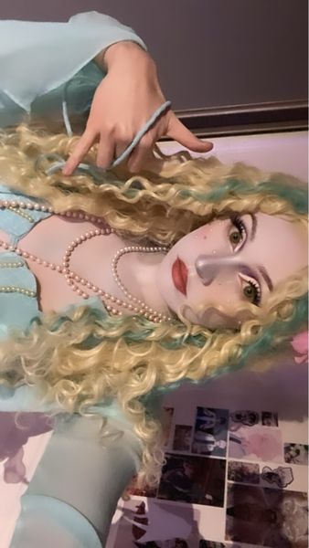 Neelycos - Story pics
