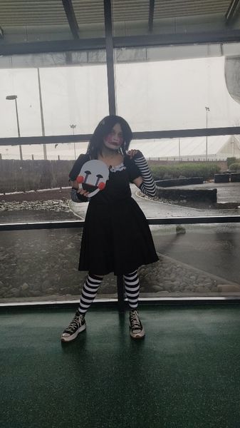 Mayo_nnaise, Puppet