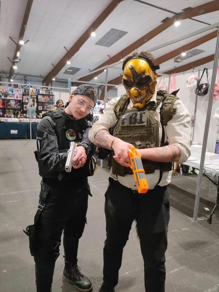 Wolf (golden mask) - Photo 11