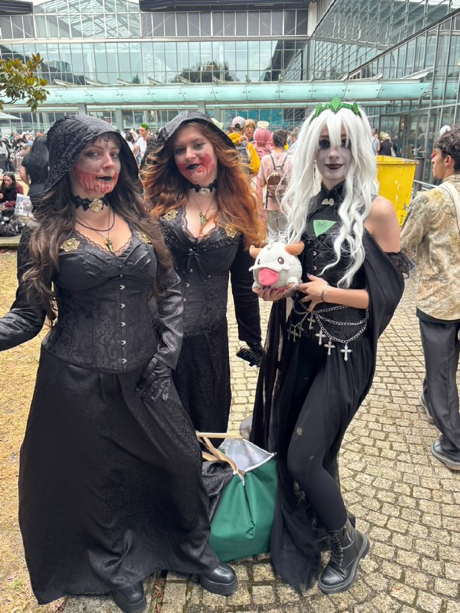 Daniela Dimitrescu 2 - Photo 17