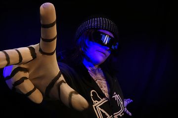 Uzi Doorman preview 3