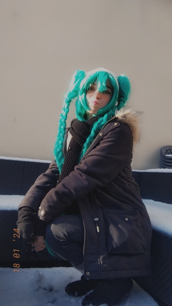 Miku snow casual cos — photo 9
