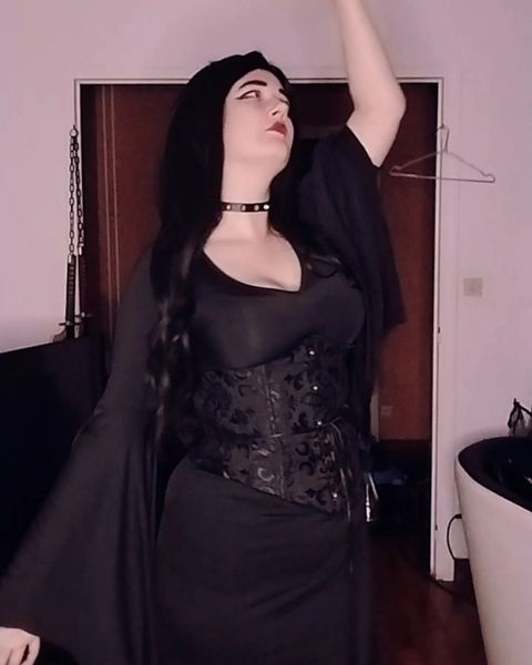 Mei_🫶 - Morticia 
