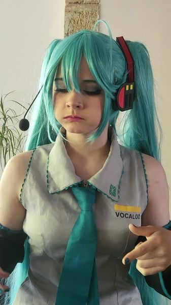Mae__cosplay - Miku