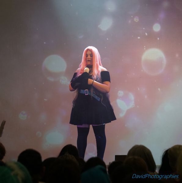 Shai_na - Mizi on Stage 