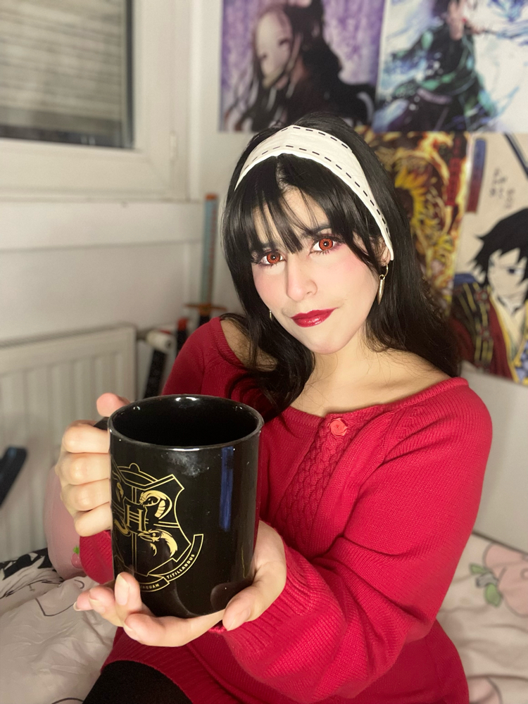 Yor Forger - Photo 12