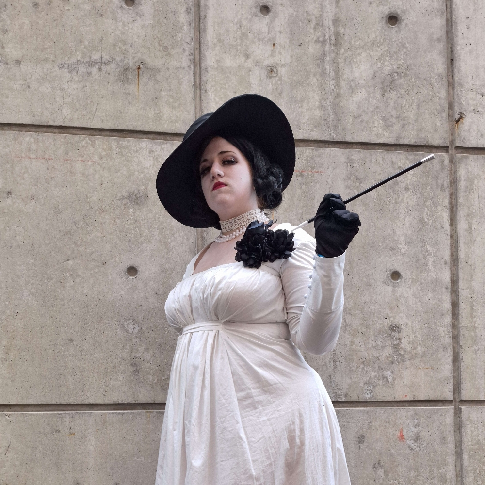 Lady Dimitrescu - Photo 2