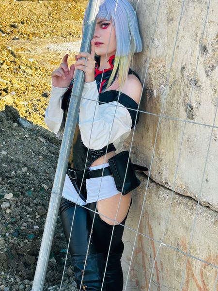 Ha.ru__cos, Lucy 