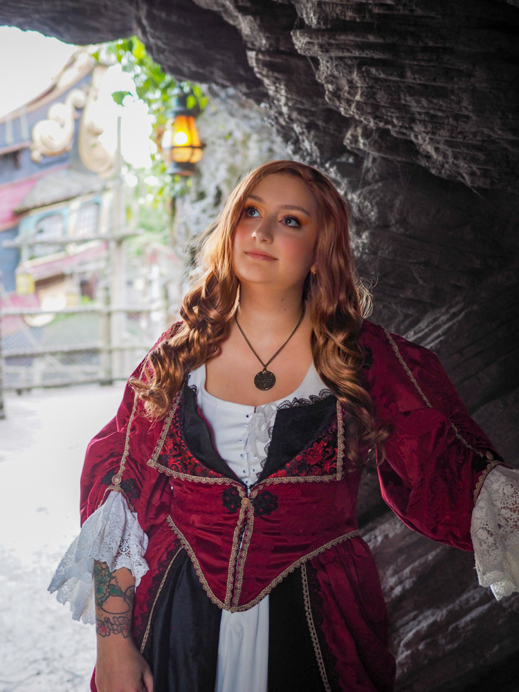 Elisabeth Swann - Photo 21