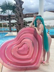 Miku beach preview 3
