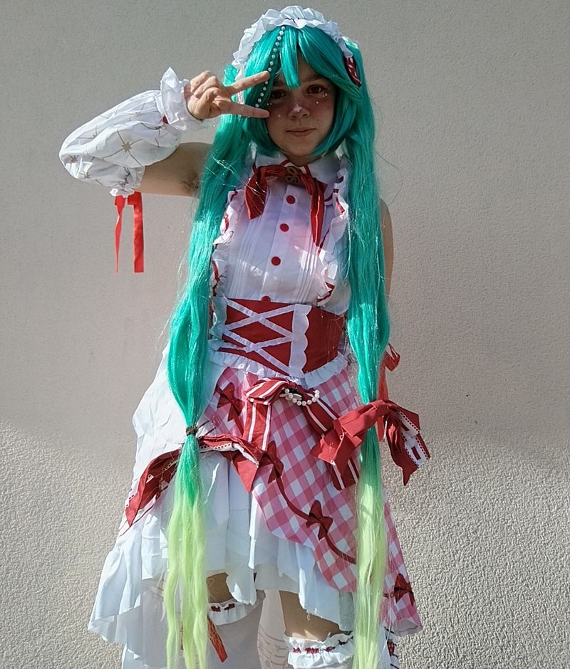 Okuny_cos – Strawberry Miku 🍓💚