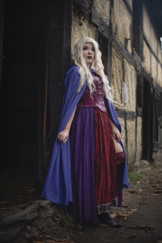 Sarah Sanderson  - Photo 3