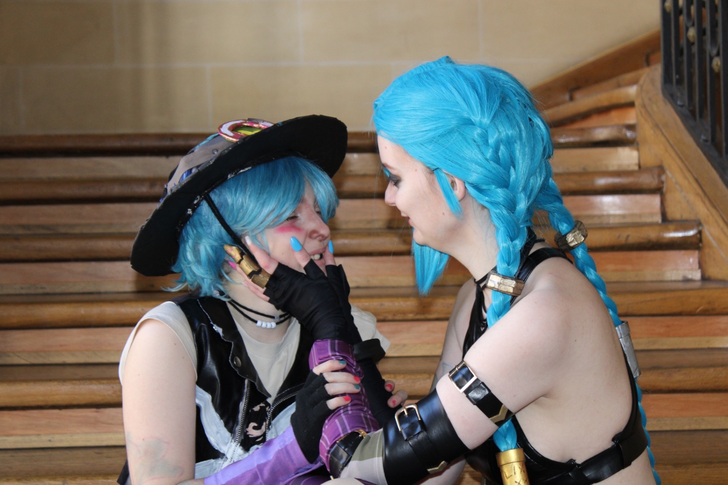 Isha and friends - Photo 1