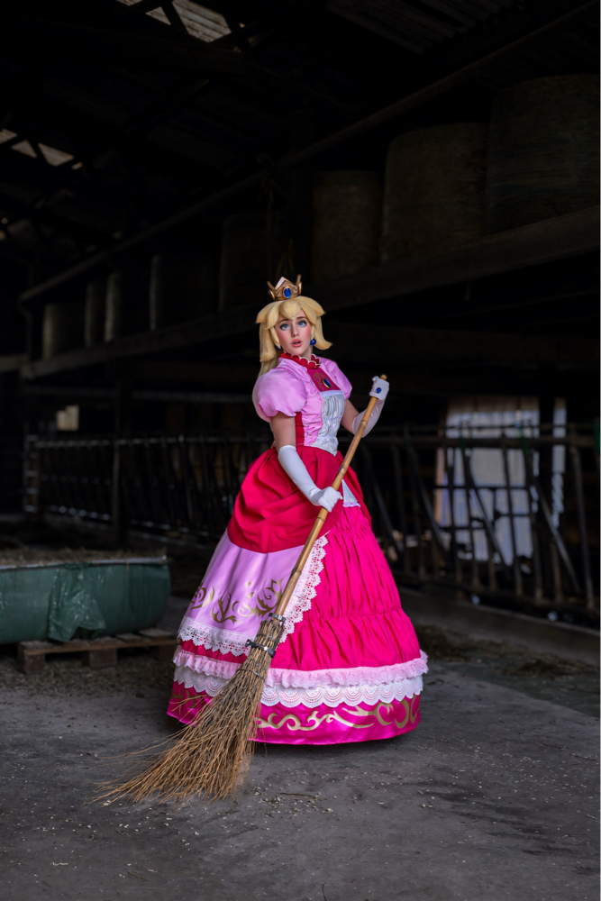 Peach at the farm 🐮 - Photo 12