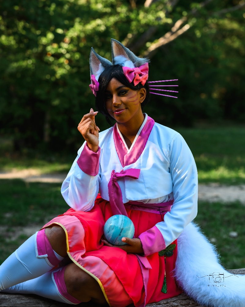 Ahri by Deby  - Photo 10