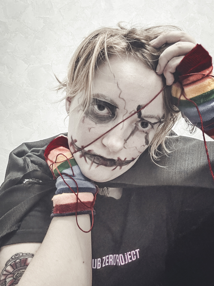 Raver Doll  - Photo 1