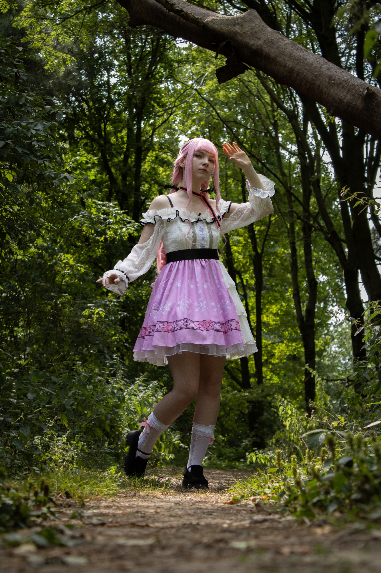 Nikki in nature - Photo 6