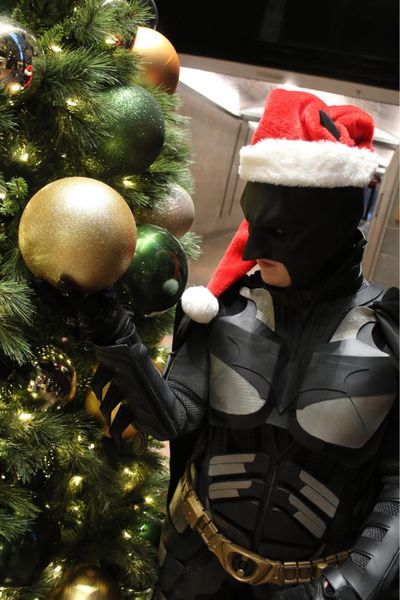 Isagaultcostume - The Bat Santa