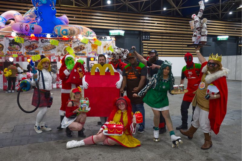 Extraterrestre_cosplay – Starbucks JT