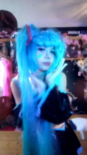 Moondrop_cosplay - Miku
