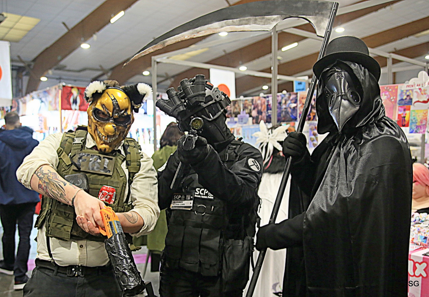 Wolf (golden mask) - Photo 29