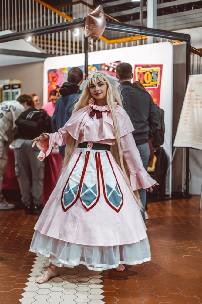 Mavis vermillion — photo 29