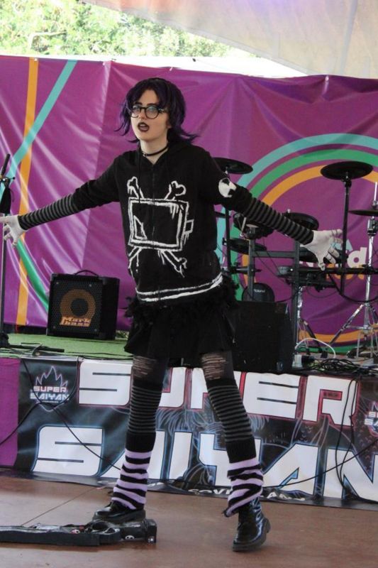 Charliee – Uzi Doorman