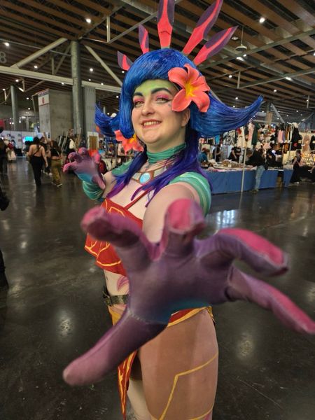 Hebi_scarlet - Neeko