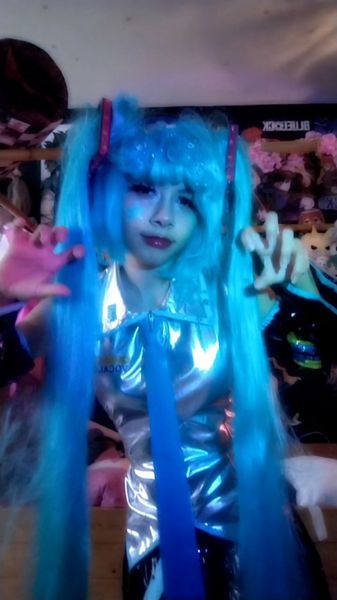 Moondrop_cosplay - Miku